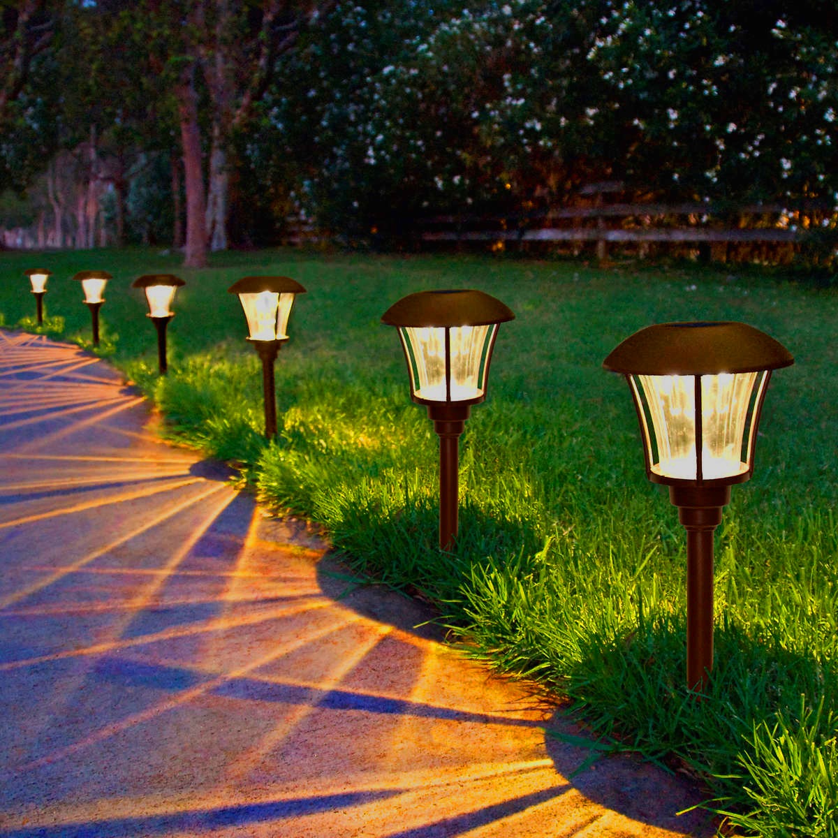 solar landscape lighting