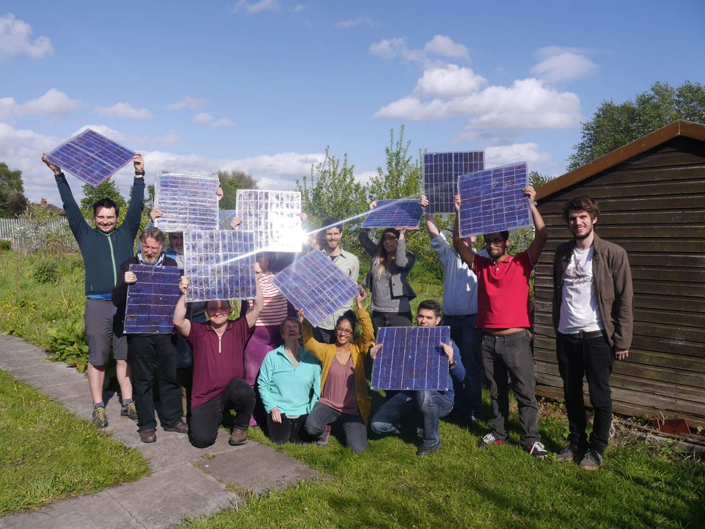 Community Solar or Rooftop Solar: Which One is Better? 1
